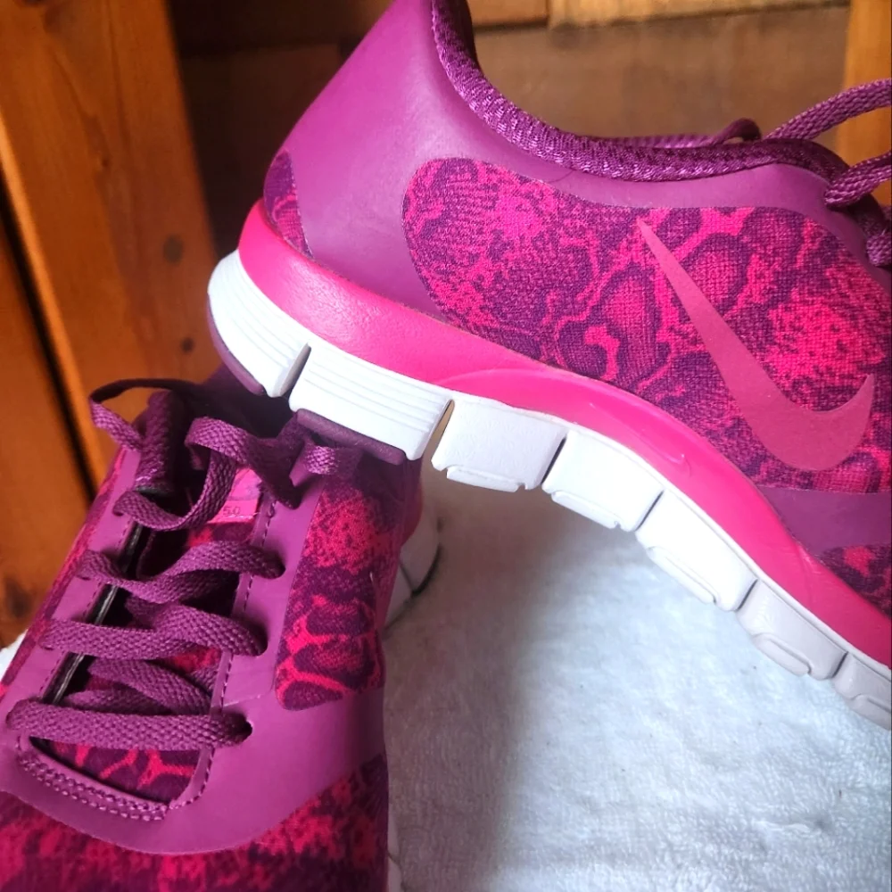 Nike Women's Free 5.0 V4 Running Athletic Shoes- Size 9.5-Mulberry - Picture 4 of 11
